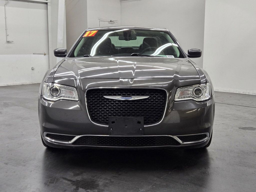 2017 Chrysler 300 Limited RWD - 22923409 - 4