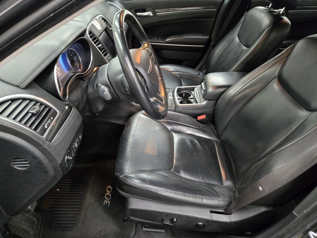 2017 Chrysler 300 Limited RWD - 22923409 - 6