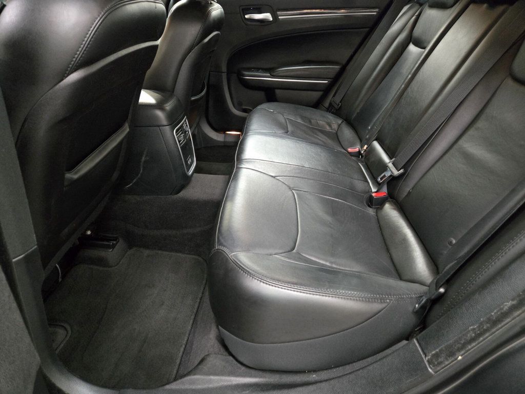 2017 Chrysler 300 Limited RWD - 22923409 - 8