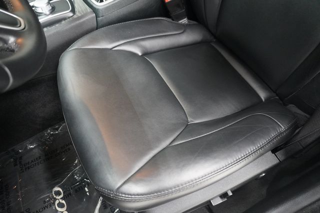 2017 Chrysler 300 Limited RWD - 23036449 - 11