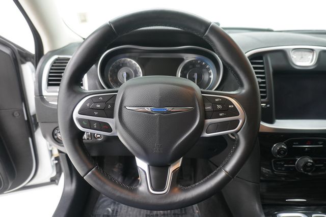 2017 Chrysler 300 Limited RWD - 23036449 - 15