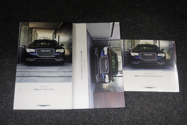 2017 Chrysler 300 Limited RWD - 23036449 - 23