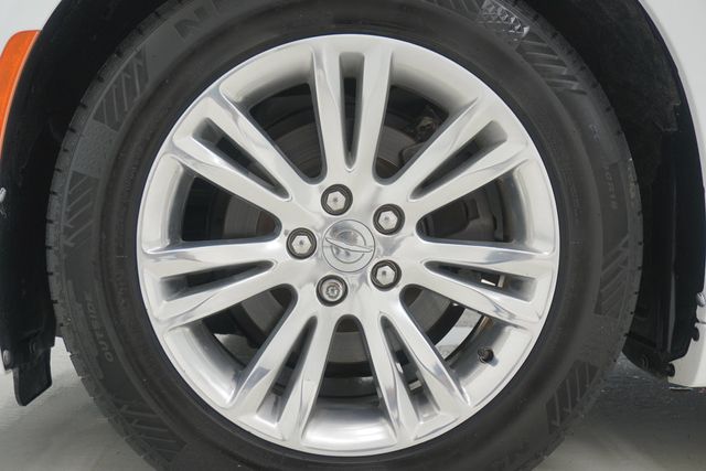 2017 Chrysler 300 Limited RWD - 23036449 - 24