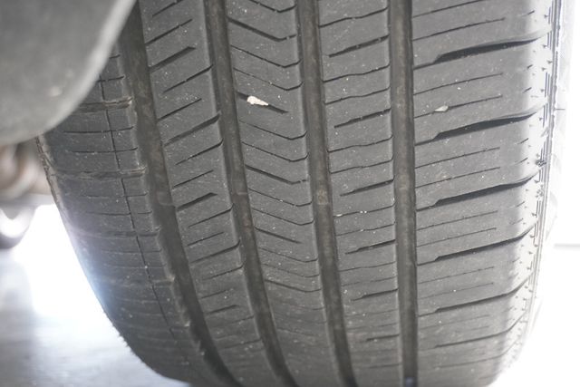 2017 Chrysler 300 Limited RWD - 23036449 - 27