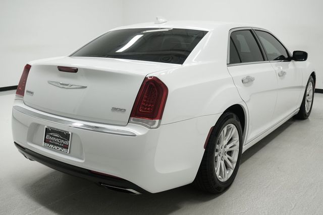 2017 Chrysler 300 Limited RWD - 23036449 - 3