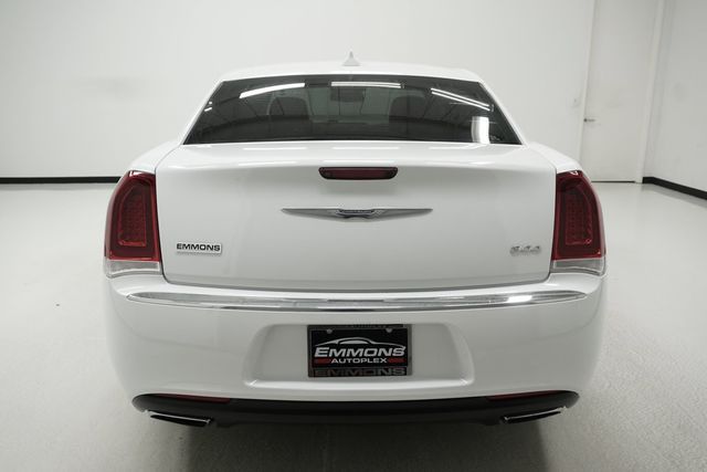 2017 Chrysler 300 Limited RWD - 23036449 - 4