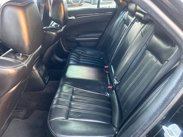 2017 Chrysler 300 S - 22990481 - 6