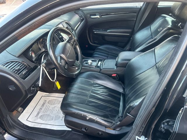 2017 Chrysler 300 S - 22990481 - 7