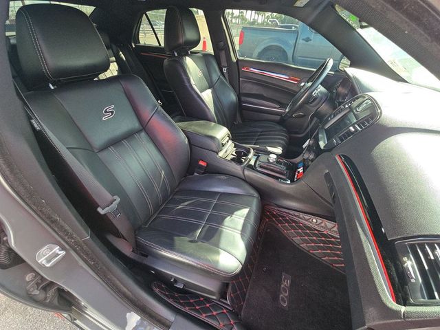 2017 Chrysler 300 S - 23087034 - 10