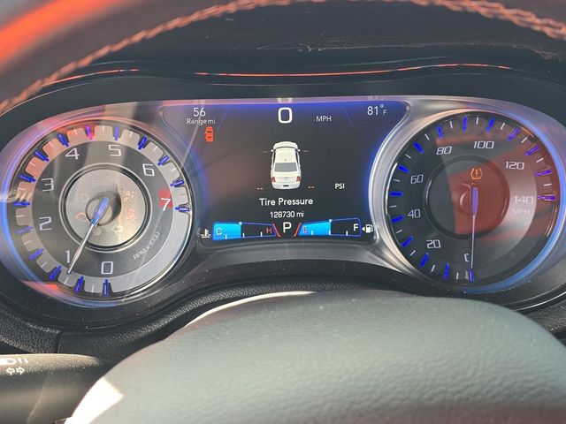 2017 Chrysler 300 S - 23087034 - 11