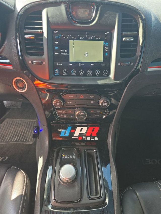 2017 Chrysler 300 S - 23087034 - 12