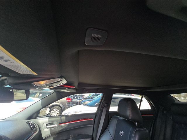 2017 Chrysler 300 S - 23087034 - 13