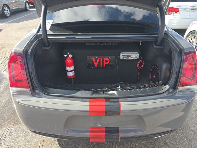 2017 Chrysler 300 S - 23087034 - 4