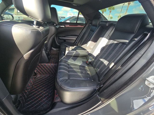 2017 Chrysler 300 S - 23087034 - 7