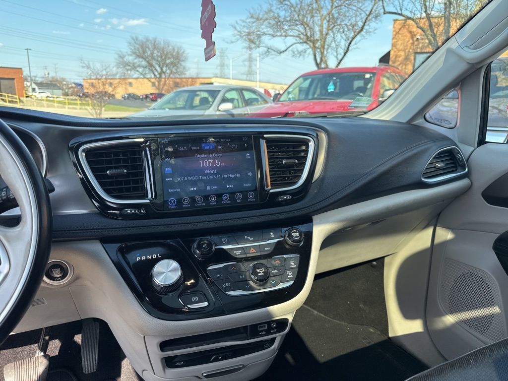 2017 Chrysler Pacifica Limited 4dr Wagon - 23005906 - 12