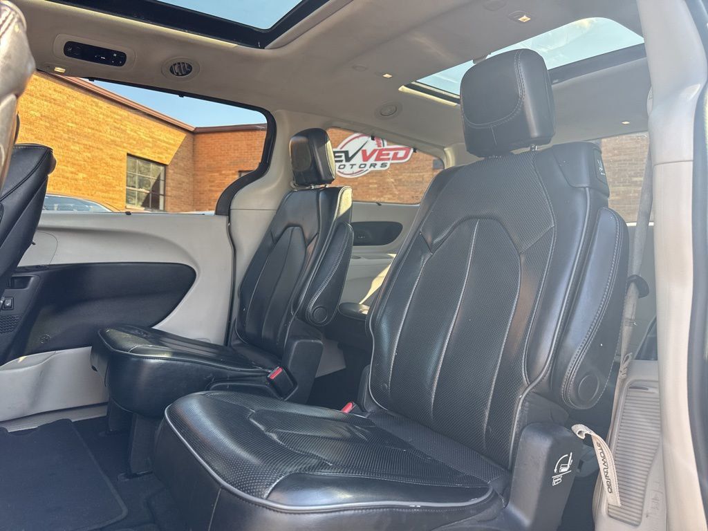 2017 Chrysler Pacifica Limited 4dr Wagon - 23005906 - 8