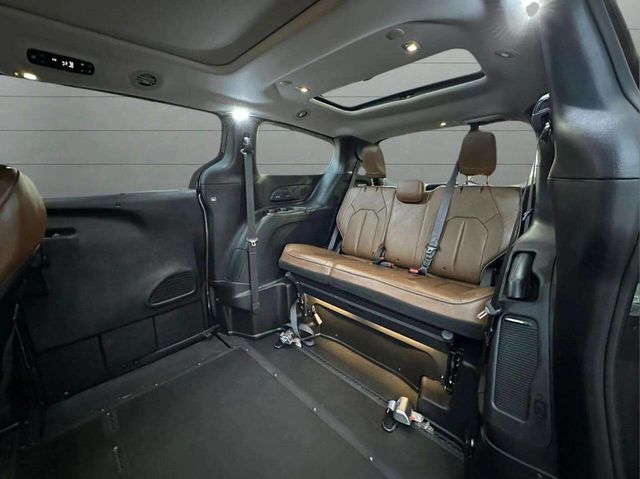 2017 Chrysler Pacifica Limited 4dr Wagon - 22940470 - 10