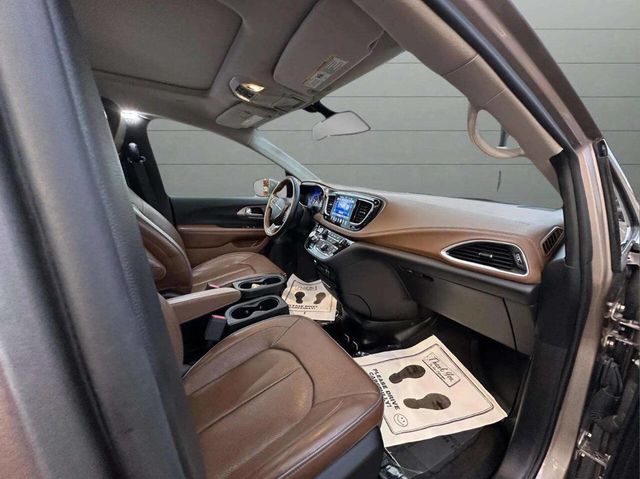 2017 Chrysler Pacifica Limited 4dr Wagon - 22940470 - 24