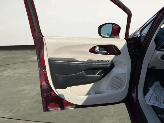 2017 Chrysler Pacifica Limited 4dr Wagon - 23007409 - 9