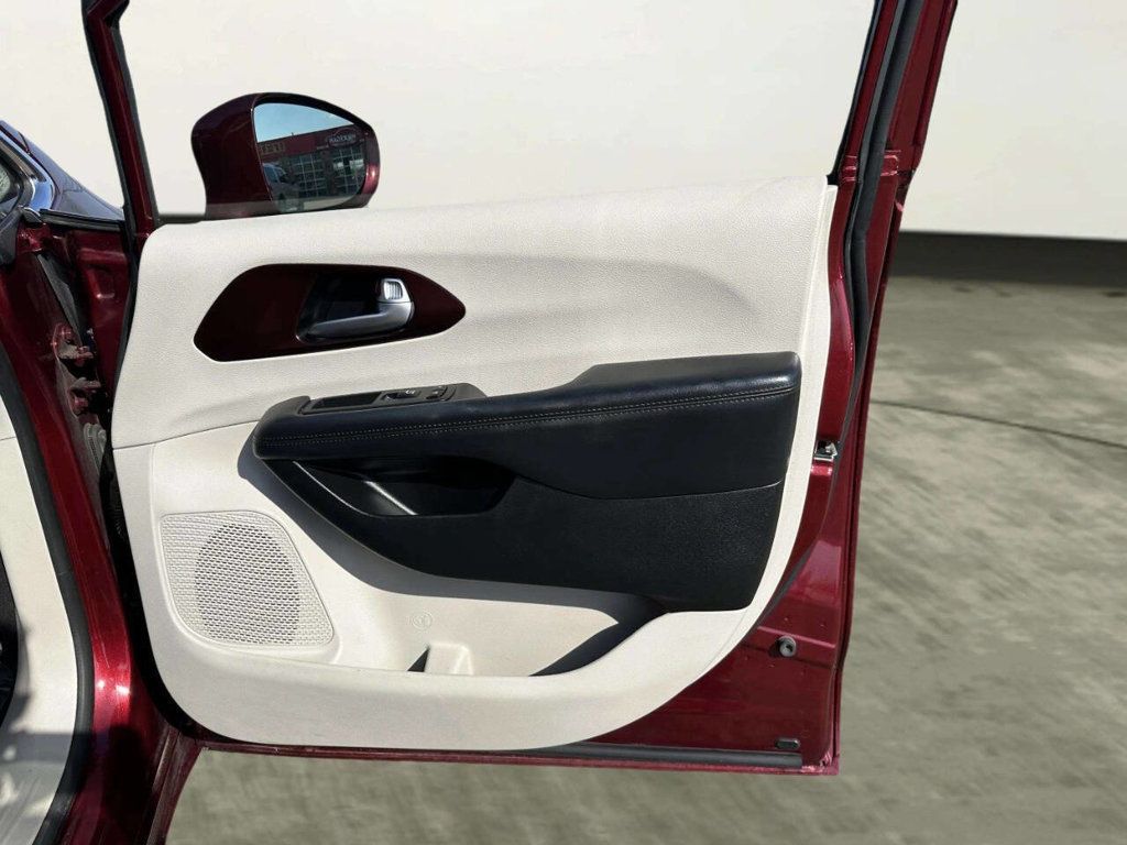 2017 Chrysler Pacifica Limited 4dr Wagon - 23007409 - 23