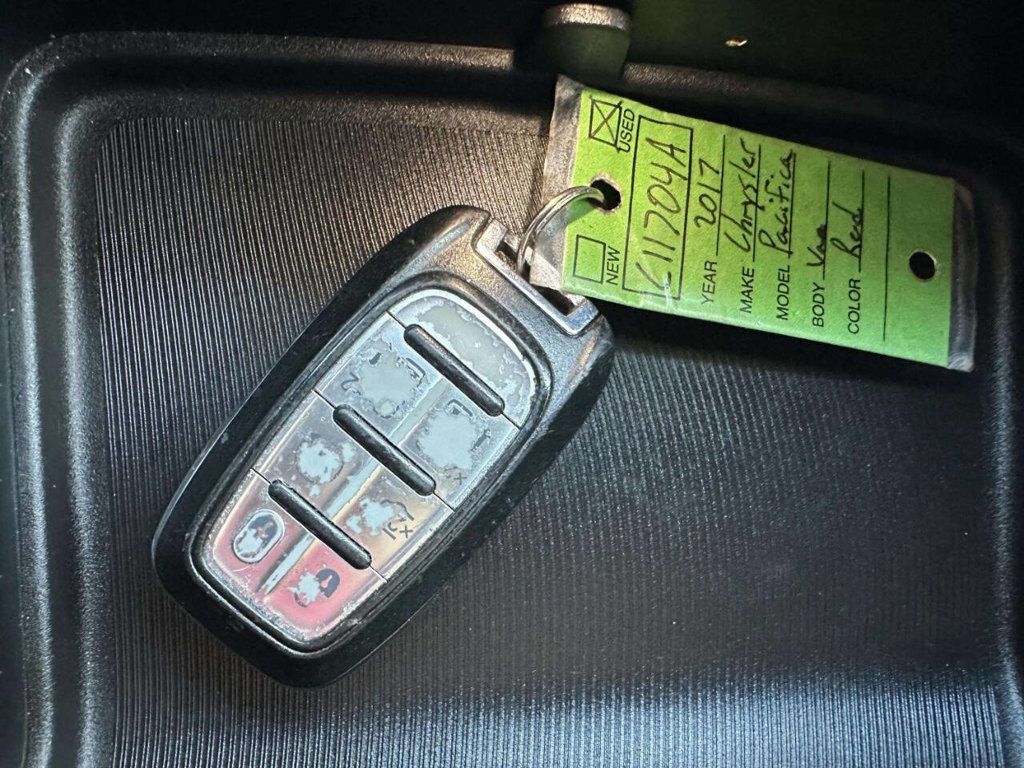 2017 Chrysler Pacifica Limited 4dr Wagon - 23007409 - 31