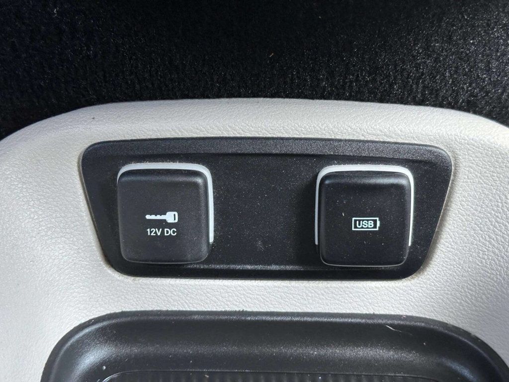 2017 Chrysler Pacifica Limited 4dr Wagon - 23007409 - 32