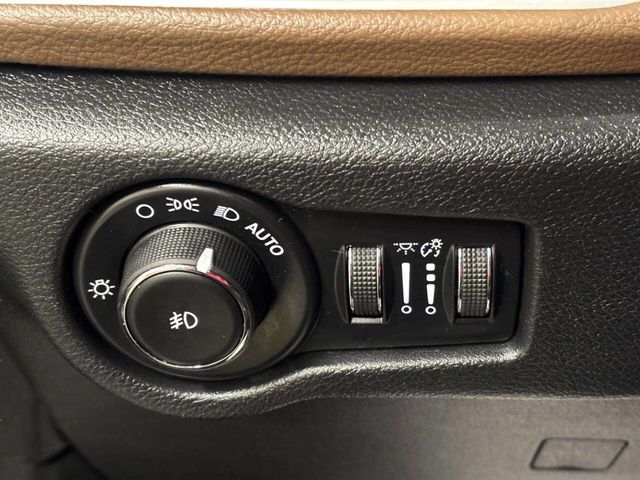 2017 Chrysler Pacifica Limited 4dr Wagon - 23035568 - 32