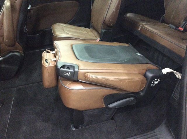 2017 Chrysler Pacifica Limited 4dr Wagon - 22965673 - 27