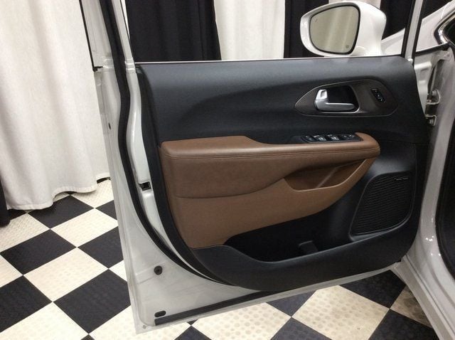 2017 Chrysler Pacifica Limited 4dr Wagon - 22965673 - 6