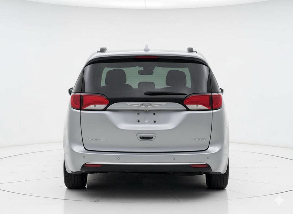 2017 Chrysler Pacifica LOADED!! VERY CLEAN INSIDE AND OUT! READY FOR A ROADTRIP! - 22847713 - 6