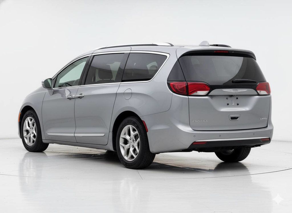 2017 Chrysler Pacifica LOADED!! VERY CLEAN INSIDE AND OUT! READY FOR A ROADTRIP! - 22847713 - 7