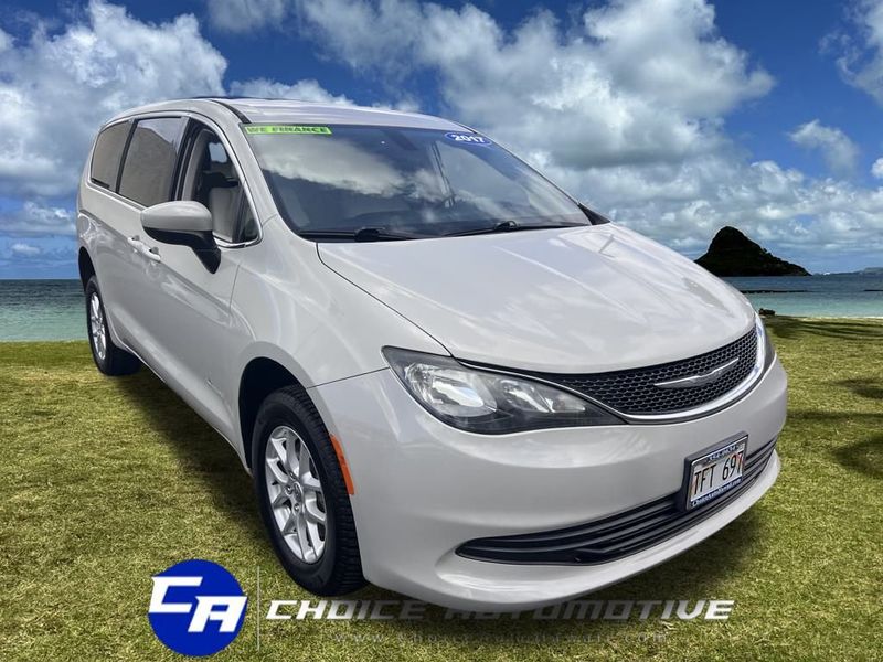 2017 Chrysler Pacifica LX photo 8