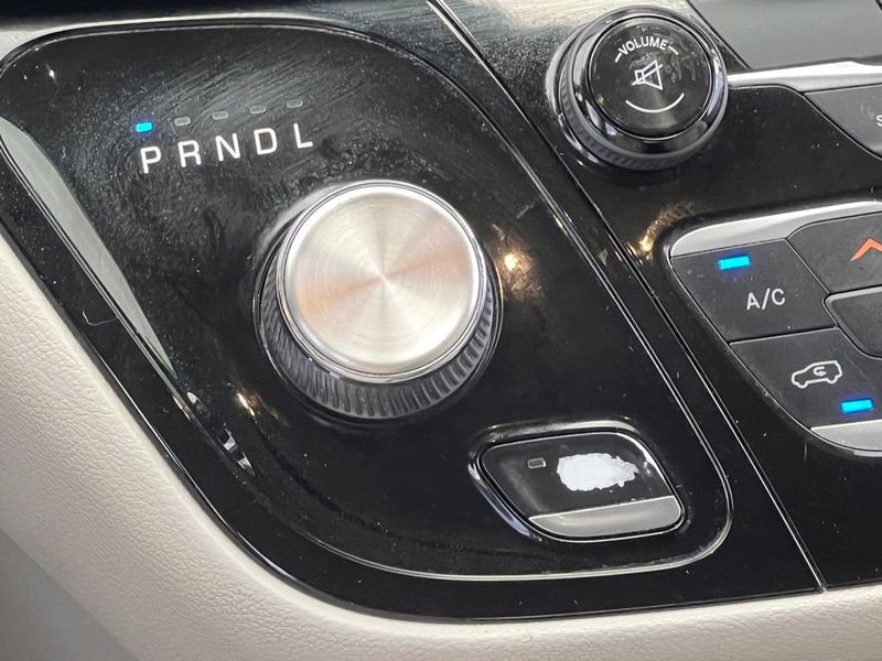 2017 Chrysler Pacifica LX photo 16