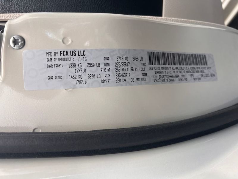 2017 Chrysler Pacifica LX photo 17