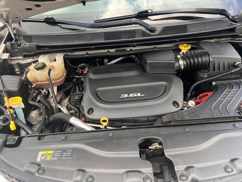 2017 Chrysler Pacifica LX photo 19