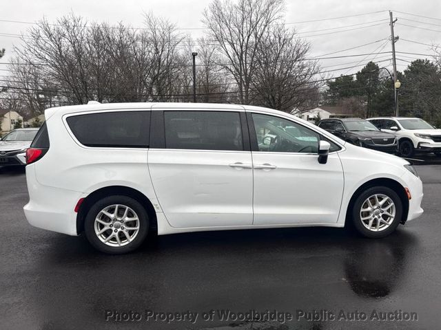 2017 Chrysler Pacifica LX 4dr Wagon - 22965552 - 1