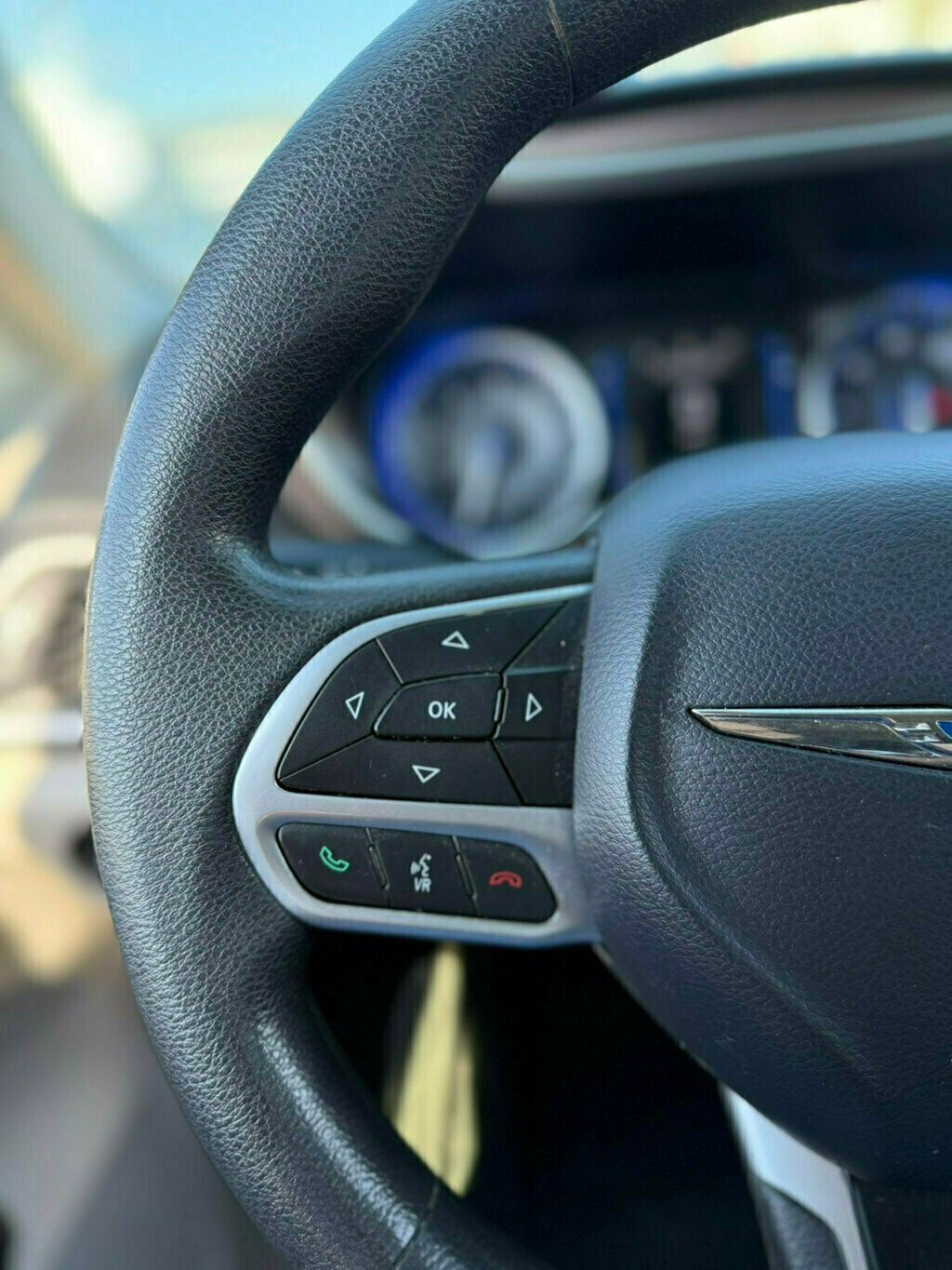 2017 Chrysler Pacifica LX photo 13