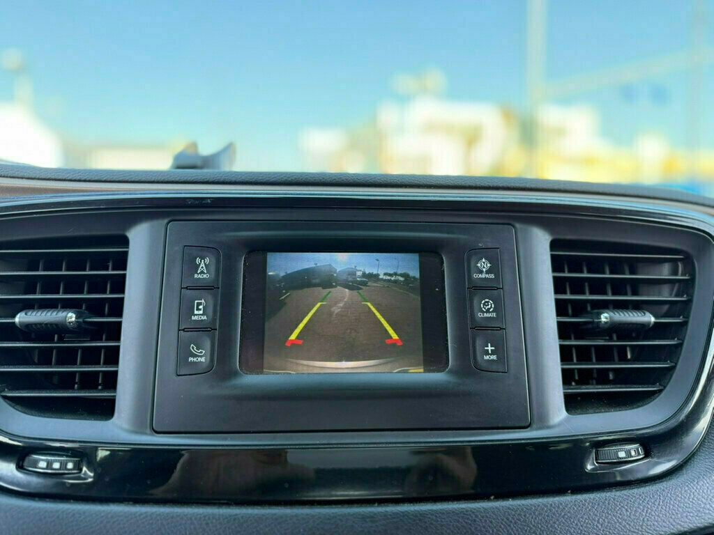 2017 Chrysler Pacifica LX photo 18