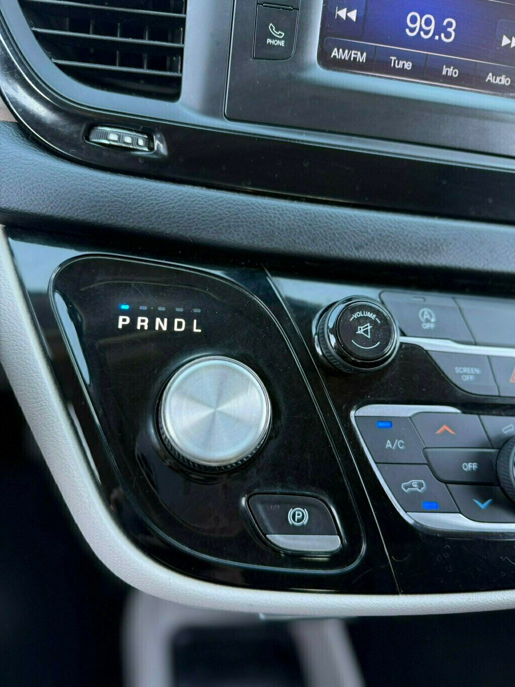 2017 Chrysler Pacifica LX photo 20