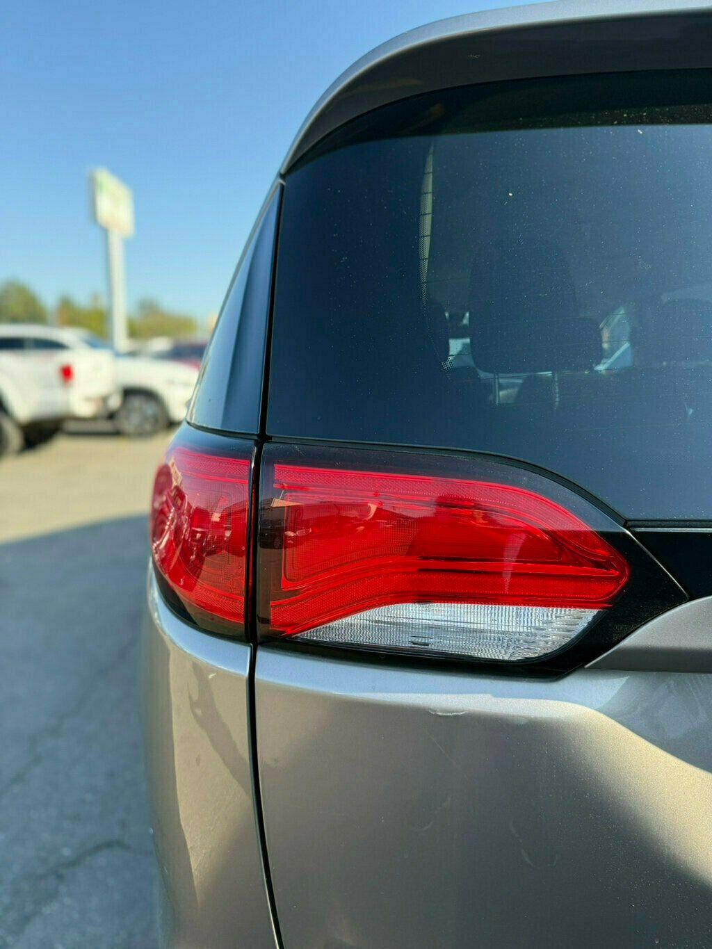 2017 Chrysler Pacifica LX photo 28