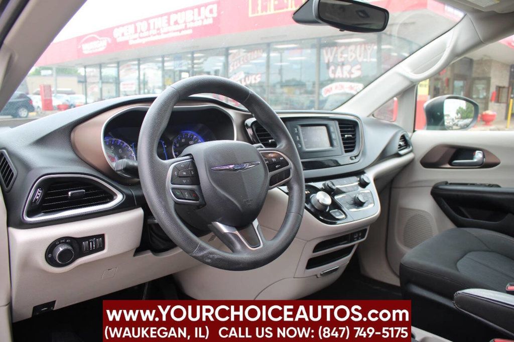 2017 Chrysler Pacifica LX 4dr Wagon - 22927948 - 24