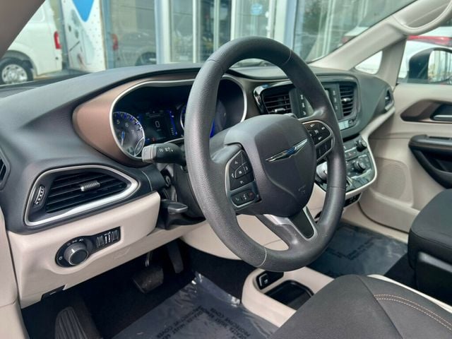 2017 Chrysler Pacifica LX 4dr Wagon - 23018915 - 11