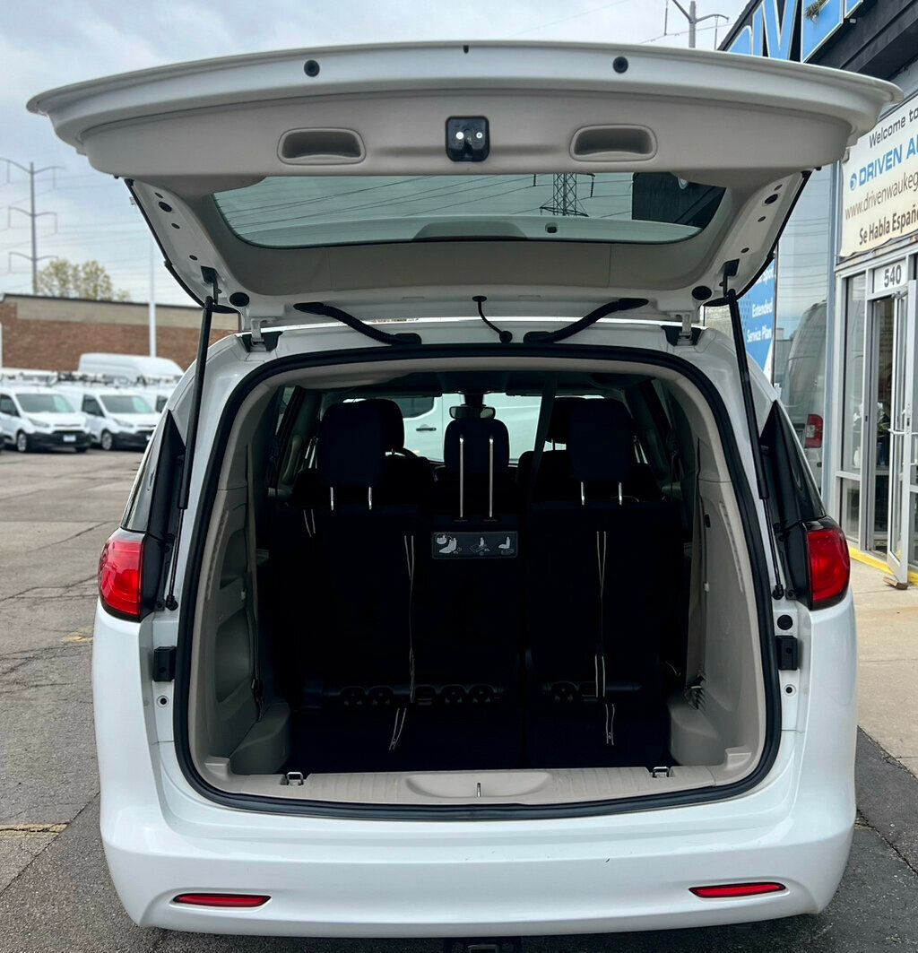 2017 Chrysler Pacifica LX 4dr Wagon - 23018915 - 8