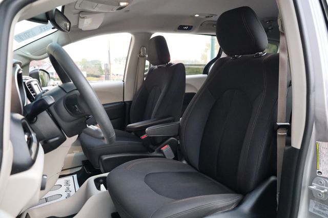 2017 Chrysler Pacifica LX 4dr Wagon - 22935937 - 14