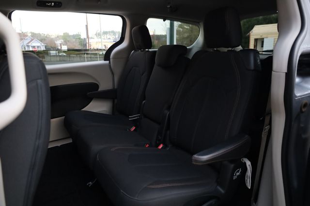 2017 Chrysler Pacifica LX 4dr Wagon - 22935937 - 16