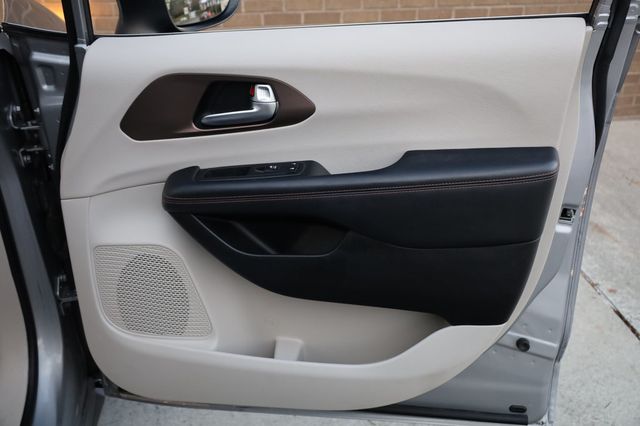 2017 Chrysler Pacifica LX 4dr Wagon - 22935937 - 17