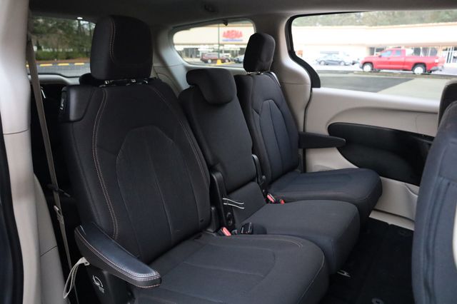 2017 Chrysler Pacifica LX 4dr Wagon - 22935937 - 19