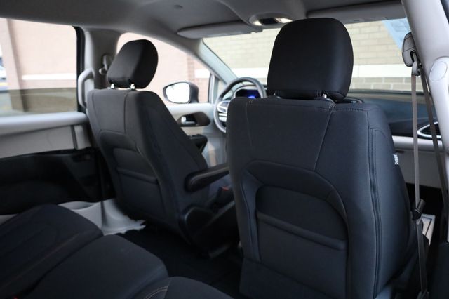 2017 Chrysler Pacifica LX 4dr Wagon - 22935937 - 20