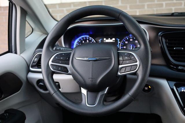 2017 Chrysler Pacifica LX 4dr Wagon - 22935937 - 23