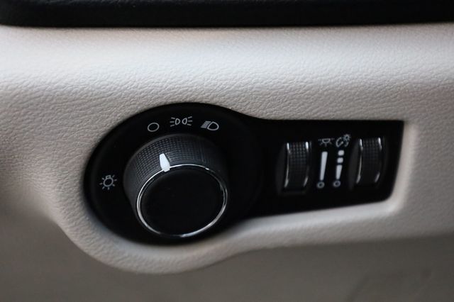 2017 Chrysler Pacifica LX 4dr Wagon - 22935937 - 26